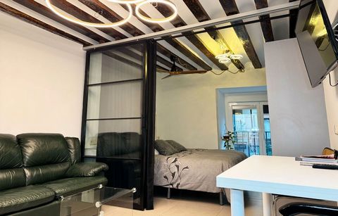 Magnificent 265 m2 property in Calle Mayor recently renovated, with no commission to buyers. Spectacular renovated property in Calle Mayor, Madrid. Discover this exclusive property located in the heart of Madrid, on the emblematic Calle Mayor. With 2...