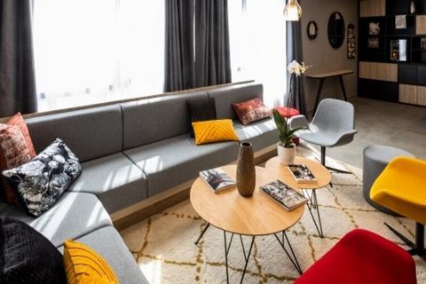 A pocos kilómetros de París, el Néméa Appart'Hôtel Résidence Vélizy Europe**** le acoge en un ambiente confortable para pasar unos días de relax cerca de la capital. Situado a sólo 18 km del aeropuerto internacional ORLY de París y a apenas 4 km de l...