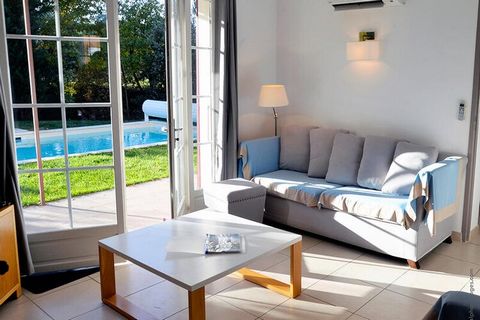 Let yourself be seduced by a high-end villa classified 4*, at the Résidence Lagrange Le Clos Savornin**** located in the heart of the Lubéron Regional Natural Park. Here, everything is designed for your comfort: suite room, large spaces, shaded terra...