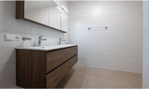 Neu zu vermieten die luxuriösen Loft-Apartments in der Résidence Marina Kamperland! Luxus und Komfort stehen in diesen geschmackvollen und modernen Loftwohnungen an erster Stelle. Die Kombination der Lage am Jachthafen, dem Veerse Meer und dem Nordse...