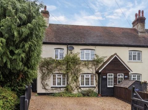 Stunning four bedroom cottage with a truly unique interior throughout. Situated in the popular picturesque village of Gaddesden Row whilst still offering great commuter links and access to amenities. Widmore Cottages offers the ability to have it all...