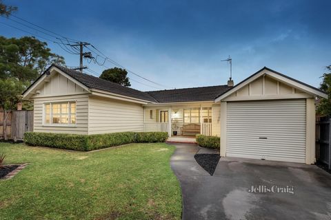 Step into a world of timeless elegance with this stunning family home, perfectly nestled in one of the most sought-after neighbourhoods. This property is designed for those who value quality, comfort, and convenience. As you approach the home, the in...