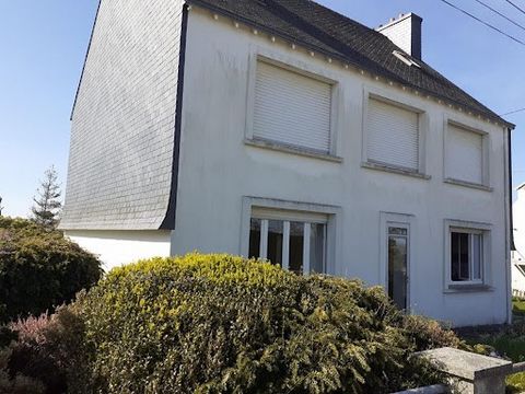 Exklusiv in Telgruc-sur-mer (29 560), auf der Halbinsel Crozon, 2 Schritte von Geschäften und Schule entfernt, in der Nähe des Strandes von Trez Bellec, verfügt dieses große traditionelle Haus von 135 m² Wohnfläche mit 5 Schlafzimmern und ausbaufähig...