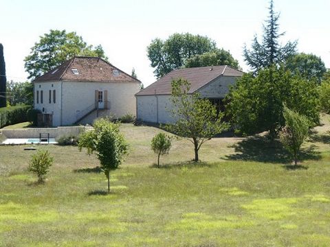 BELMONTET 46800 Near Montcuq - Rachel VERNE offers: Renovated stone house with 5 rooms and a renovated stone barn of 150 m² on 17946 m² of land with swimming pool. Heating by pellet stove and gas central. Well. Truffle oaks. Budget: 599560 euros. Age...