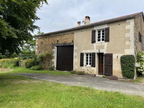 In the heart of the countryside, at the end of a small hamlet, you'll find this property which enjoys peace and quiet and uninterrupted views over the countryside. The house features an ideal entrance leading to a large, bright living room with direc...