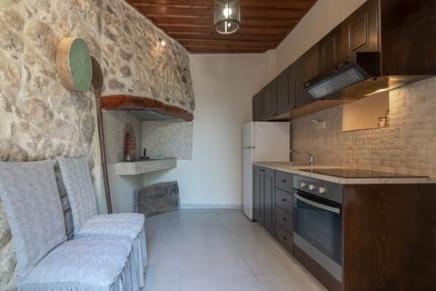 The villa in Chania has 5 bedrooms and capacity for 10 persons. Accommodation of 220 m² comfortable and is spacious, It has mountain and swimming pool. The property is located 40 m supermarket 