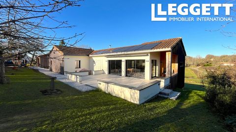 A34275SCN16 - This contemporary house designed by an architect is located in the heart of the village of Mainzac, ideally placed just 10/15 minutes from the shops in Montbron, Charras, Marthon and Javerlhac. This functional, low-energy single-storey ...