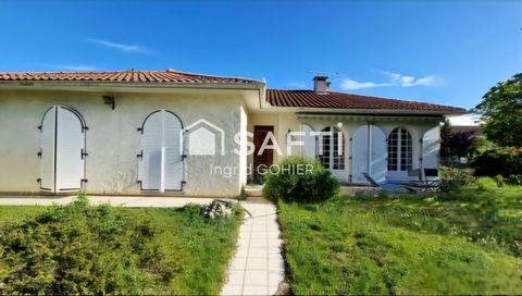 Located in the peaceful village of Peyrat, this single-storey house offers an ideal living environment for working people looking for a balance between professional life and a relaxed lifestyle. Just 10 minutes from Laroque-d'Olmes and 15 minutes fro...