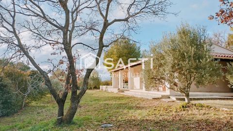 située à l'orée du Parc Régional du Ventoux, venez découvrir cette maison de maçon sur les hauteurs de Malemort du comtat 84570, au sein d'un quartier recherché et résidentiel. Vous aimez le calme, le contact avec la nature, tout en étant à 5 mn du c...