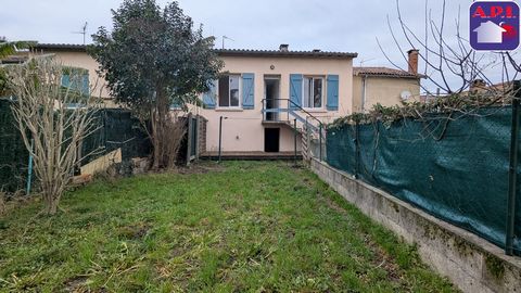 CASA T3 CON GIARDINO. Nel cuore di Montgiscard, a due passi da scuole e negozi, venite a immaginarvi in questa casa degli anni '70, adiacente su un lato, con circa 60 mq abitabili da rimodernare. La casa è composta da un corridoio d'ingresso che cond...