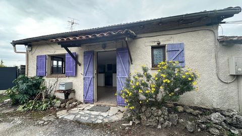 LA ROQUETTE SUR SIAGNE, exclusivité Anthony TIBIER Capifrance. Dans un quartier résidentiel sur les hauteurs, proche de Cannes, maison individuelle de plain-pied, d'une superficie de 38 m2, avec jardin de 35 m2 et place de parking. Au calme, vue déga...