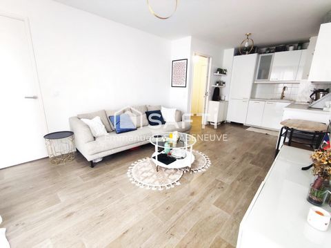 Sevran Freinville, à 2 mn à pied du T4 et des commerces, au sein d'une résidence de 2019, je vous propose ce beau F3 de 50M² situé au 2eme étage avec ascenseur; Il se compose d'une entrée, d'un salon de 21m² avec une belle cuisine équipée et donnant ...