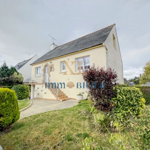 Sur la commune de Trégueux, non loin des commerces mais également à proximité de Saint-brieuc et son hôpital votre agence de proximité à le plaisir de vous présenter cette nouvelle opportunité. Il s'agit d'une maison des années 73 implantée sur un te...