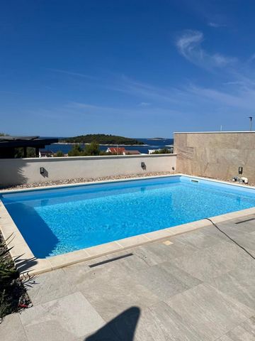 This exquisite villa spans three levels and is situated in a serene rocky cove, just 250 meters from stunning hidden pebble beaches. Designed with premium materials and equipped with high-end features, it offers luxury and comfort at every level. Tot...