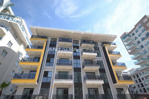 New Build Luxury Apartments in Few Steps from the Beach in Mahmutlar Alanya Stylish apartments are located in the worldwide famous Alanya district of Antalya. Alanya is Antalya's most preferred district by being a holiday and living center. Alanya ho...