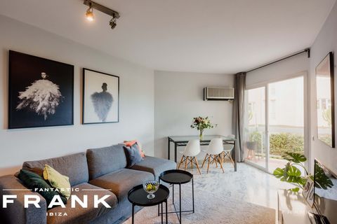 Located in Ibiza. EXCLUSIVELY LISTED BY FANTASTIC FRANK Effortless Living in Marina Botafoch Step into this light-filled 49 sqm one-bedroom apartment, designed for those who appreciate both style and simplicity. The living space converts effortlessly...