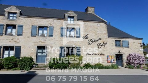 Maison néo bretonne classée à la Fondation du Patrimoine construite au début du dix huitième siècle comprenant : Au rez- de- chaussée, une entrée , une pièce de vie avec un poêle à bois, une cuisine équipée ,un wc indépendant, puis une pièce pouvant ...