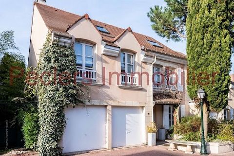 In Rueil-Malmaison 92500, Peclers Immobilier exclusively offers a magnificent family home with 5 bedrooms in a private and secure domain. This Bréguet-type house, well-maintained and beautifully decorated, is ideal for families looking for space. On ...