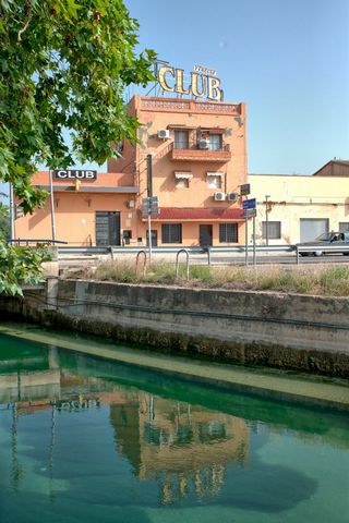 GEBOUW MET GROTE PARKEERGELEGENHEID VOOR ZAKEN IN GAVARDA PERCEEL in de gemeente Ribera Alta de Valencia, goed verbonden door de mediterrane snelweg (A7) met directe toegang tot de stad. Perceel te koop in Gavarda – Investeringsmogelijkheid Perceel v...