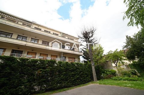 Ce bel appartement, niché dans une petite copropriété sécurisée, offre un cadre agréable et pratique grâce à ses équipements modernes : digicode, visiophone et ascenseur. Situé dans le quartier Franklin, sur l’Allée Franklin, l’ensemble résidentiel s...