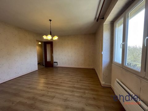 Zum Verkauf: Wir freuen uns, Ihnen in ARC LES GRAY (70100) diese 5-Zimmer-Wohnung von 126 m² präsentieren zu können. Das Innere bietet einen Eingang, drei Schlafzimmer, eine Küche und ein Wohnzimmer, eine Speisekammer und ein Duschbad. In diesem Haus...