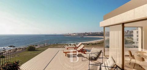 Apartment with 4 bedrooms, one en suite, 2 bathrooms, fitted kitchen, living room and garage. Developed to create well-being, with consensual and ample spaces extending to excellent balconies where you can enjoy tranquillity and beauty, creating qual...