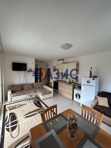 ID 33504656 Apartment mit 1 Schlafzimmer in Sozopol, Bulgarien Preis: 74.000 Euro Ort: Sozopol Zimmer: 2 Gesamtfläche: 60.22 m2. Boden: 2/3 Service-Dackel - 391 Euro pro Jahr Bauphase: Das Gebäude wurde in Betrieb genommen-Akt 16 Wir bieten eine gemü...