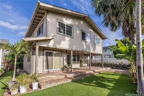 Welcome to this extraordinary single-family home in the highly sought-after Mililani Mauka neighborhood. Located in one of Oahu’s most exclusive and desirable areas, this spacious detached home offers 6 bedrooms and 4.5 bathrooms, ensuring ample spac...