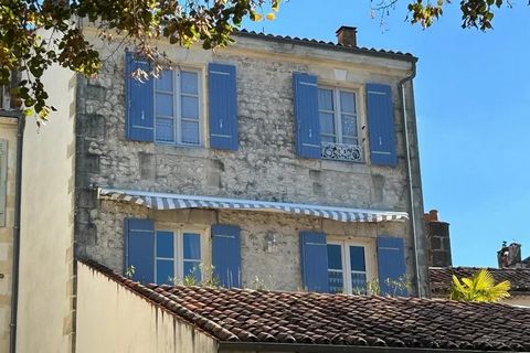 Maison de caractère en plein centre