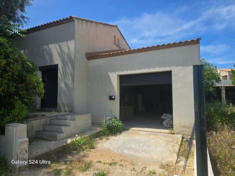 Christophe HERRERO vous présente à FRONTIGNAN 34110, A Frontignan, dans quartier résidentiel, villa T4 . Venez découvrir cette maison de 110 m² offrant un joli potentiel d'aménagement de 40 m² environ moyennant travaux, 1 cave de 11 m² environ et un ...