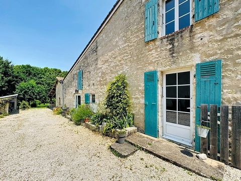 MAISON EN PIERRES AVEC ACCÈS A LA SÈVRE