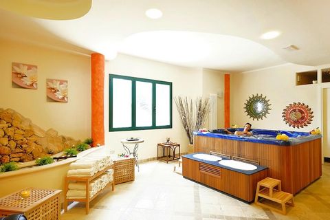 Il complesso turistico adatto alle famiglie vi accoglie alla periferia di Cecina Mare, nel cuore della Toscana. Solo 800 metri ti separano dalle spiagge sabbiose incredibilmente lunghe. Gli appartamenti nel residence in due pezzi (tipo A e tipo B) e ...