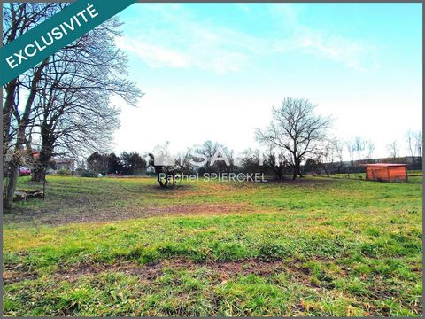 Joli terrain à bâtir proche des commodités et avec la tranquillité !