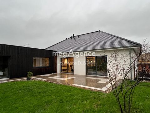 Votre rêve peut devenir réalité. A seulement 9 kms de la côte d'Opale, superbe plain-pied coup de coeur de 2020, 4 chambres dont 1 suite parentale. Situé dans un village calme et paisible.