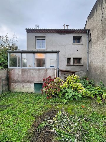 Maison de ville avec jardin, studio indépendant et grand garage