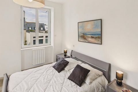 Au cœur du pittoresque village de pêcheurs breton du Guilvinec, cette maison lumineuse et accueillante offre un refuge idéal pour les familles et les groupes d'amis en quête d'une escapade en bord de mer. Ici, la vie s'écoule au rythme des marées et ...