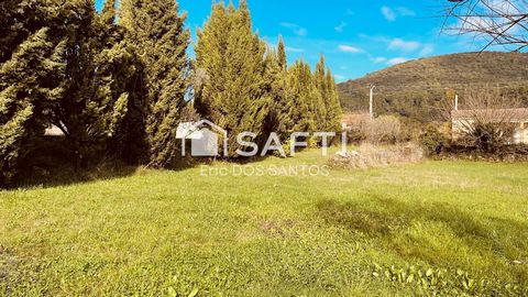 terrain plat constructible de 1366 M2 raccordement en bordure