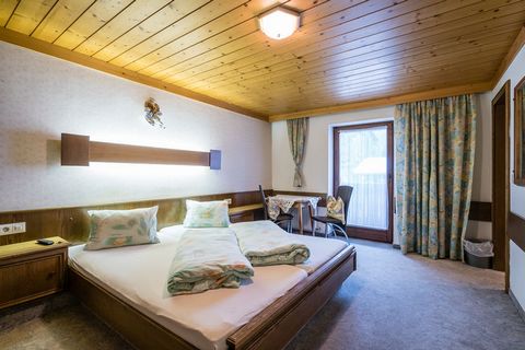 Diese ruhige Wohnung befindet sich in Saalbach-Hinterglemm, in der Nähe von Skizirkus Saalbach Hinterglemm. Ideal für eine große Familie oder eine kleine Gruppe, bietet sie Platz für 8 Gäste und verfügt über 3 Schlafzimmer. Ein Skilagerraum sorgt für...