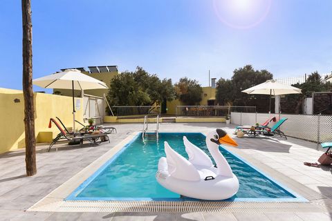 De perfecte plek om lekker te ontspannen! Dit sfeervolle vakantiehuis met privé-zwembad is rustig gelegen en staat in het oostelijke deel van Gran Canaria, bij het plaatsje Ingenio. Het is een authentiek en traditioneel huis met grote terrassen en ee...