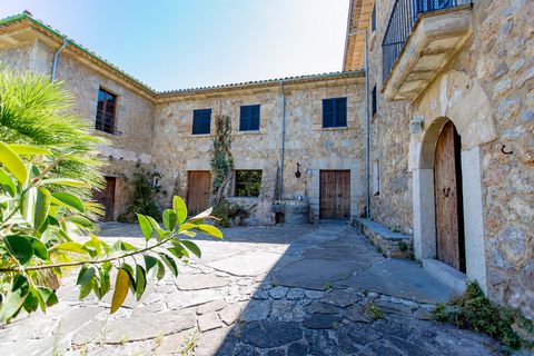 This farm located on a large plot of 40,000 square meters, providing total privacy. However, the property is within walking distance of the town of Estellencs. The possessió dates from the beginning of 1300 and consists of 900 square meters built, wi...