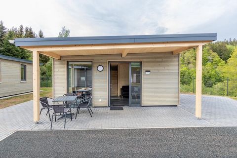 Cet agréable bungalow est équipé de tout le confort et d'un bel emplacement près du Kronenburger See. Vous séjournez confortablement en famille ou entre amis. Moyennant un supplément, vous pourrez également utiliser le sauna, le lave-linge et les vél...