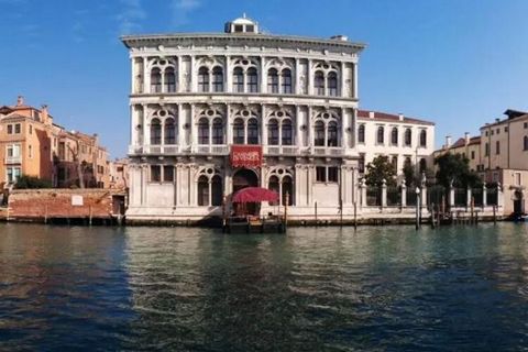 Appartement 1 chambre dans la ville romantique de Venise, situé dans l'immeuble au 92 Corso del Popolo à Venise Mestre, pour une famille ou un groupe de 4. À seulement quelques pas de la gare centrale reliant l'île de Venise en 10 minutes, il est éga...