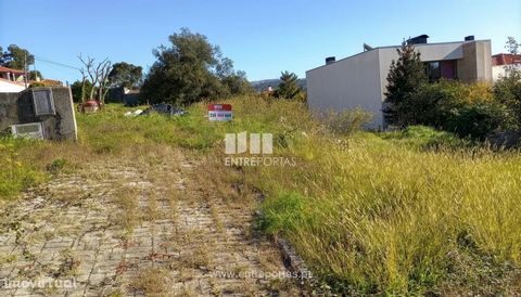 Plot of construction land with 414m2 for sale in the parish of Riba Âncora, municipality of Caminha. The land at the level of the municipal master plan is located in an area classified in urban space of low density type I. The location-level terrain ...