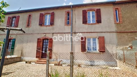 Close to all amenities, come and discover this house which includes on the ground floor a separate kitchen, a dining room, a storage room, a bathroom and toilet upstairs four bedrooms, one with a water point (possibility of making a bathroom) adjoini...