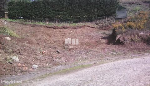 Plot of land with 700 m2 for construction. Quiet place. Ref.: C01712 ENTREPORTAS Founded in 2004, the ENTREPORTAS group with more than 15 years, is a leader in real estate mediation in the markets in which it operates, offering a quality and innovati...