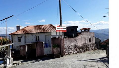 House V2 for sale, to rebuild with backyard. Nice location and good access. Santa Cruz do Douro, Baião. Ref.: MC05320 FEATURES: Land Area: 33 m2 Area: 54 m2 Used Area: 54 m2 Rooms: 2 Energy Efficiency: Exempt DETAILS: Excluded from the SCE, under ali...