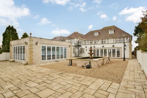 PROPERTY SUMMARY Winton House is a house for all seasons with rooms with a view, this beautifully presented home offers a touch of luxury to family life and an excellent place to entertain. The primary house has 4001 sq ft of living space arranged ov...