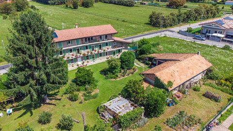 Finely renovated farmhouse in 2017, in a quiet residential area, near the town center. The location is particularly interesting considering the proximity to the Milan Malpensa international airport, just 15 km away. The area is well served as there a...