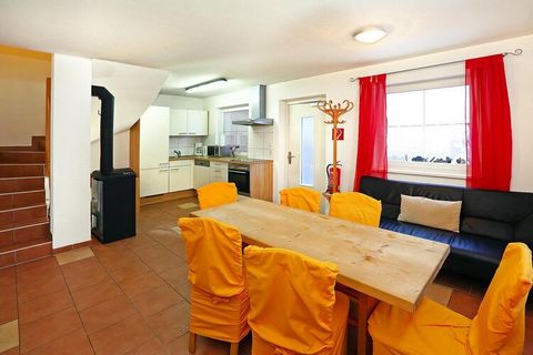 The townhouse offers 2-3 bathrooms, 2-3 separate bedrooms (depending on occupancy) and free WiFi throughout the house. Each house has a grill including charcoal. The terraced house offers friends and families an inexpensive alternative to accommodati...