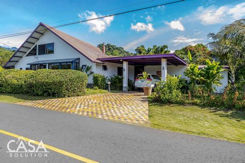 Captivating 4-Bedroom Property in Bajo Boquete, just a short 3-minute walk from Downtown. This residence offers an exceptional blend of natural light, cool ambiance, and central convenience, making it an ideal choice for those seeking a serene yet ac...